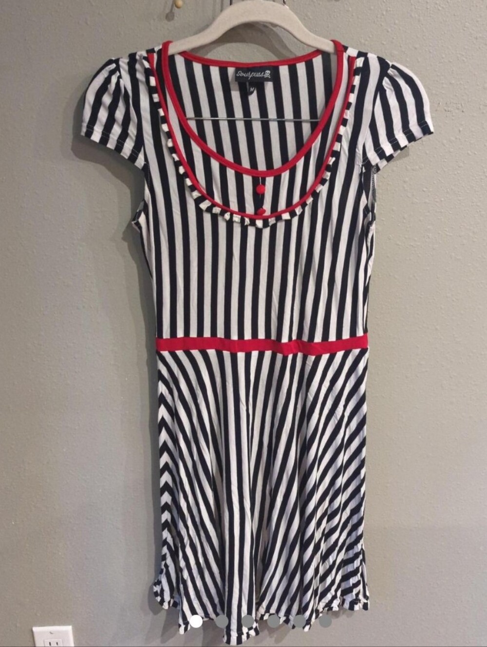 **** SOLD ****** - Picture 1 of 4